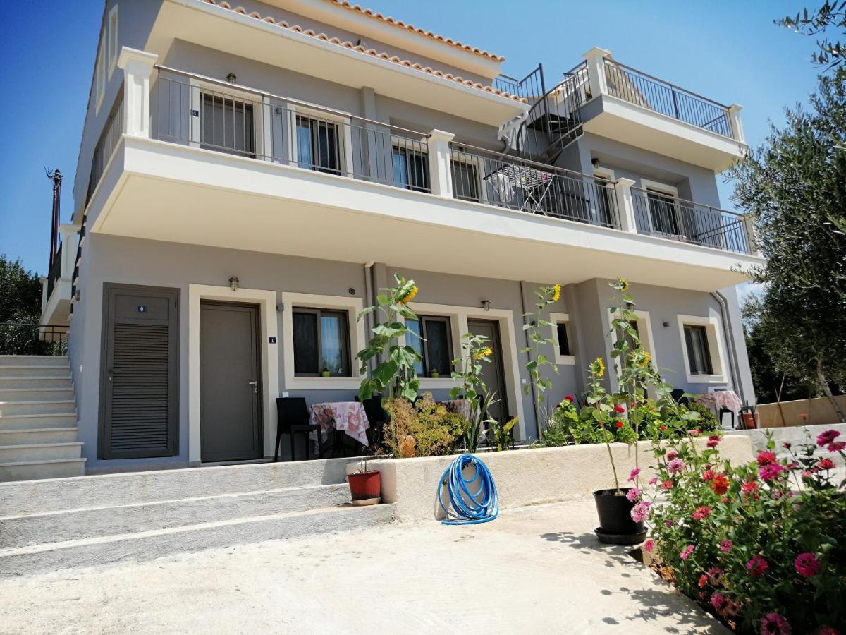 Ta Didymakia Apartments. Аргостолион Екстериор снимка